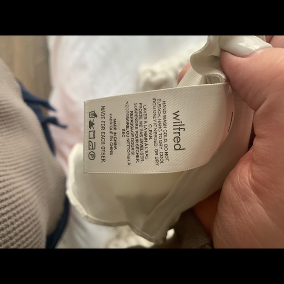 Aritzia: Wilfred Ruffle Blouse - Picture 6 of 6